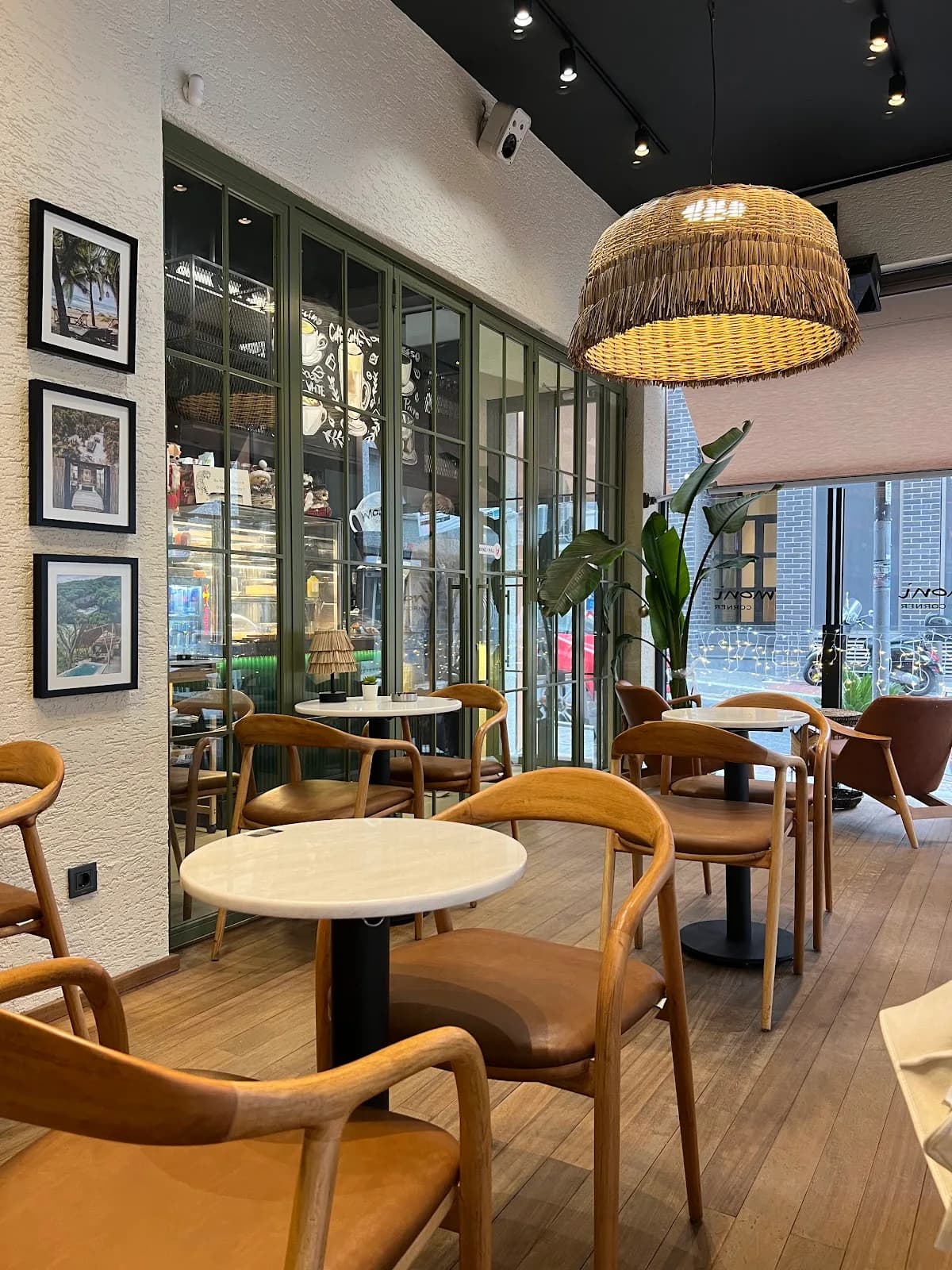Moni Corner mekân fotoğrafı